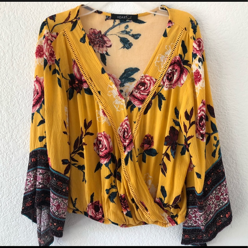 Heart Soul yellow floral top. No size